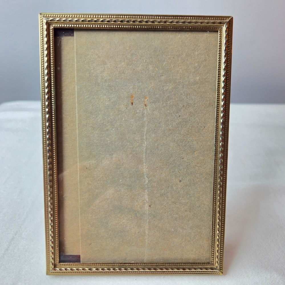 Vintage Made in Japan Gold Metal Ornate Scroll 4x6 Tabletop Picture Frame